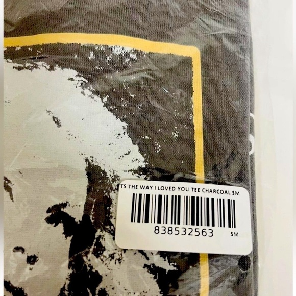 Authentic TAYlOR SWIFT 3 Photo FEARLESS TV Charcoal T-Shirt Size: Small NEW - Picture 4 of 5